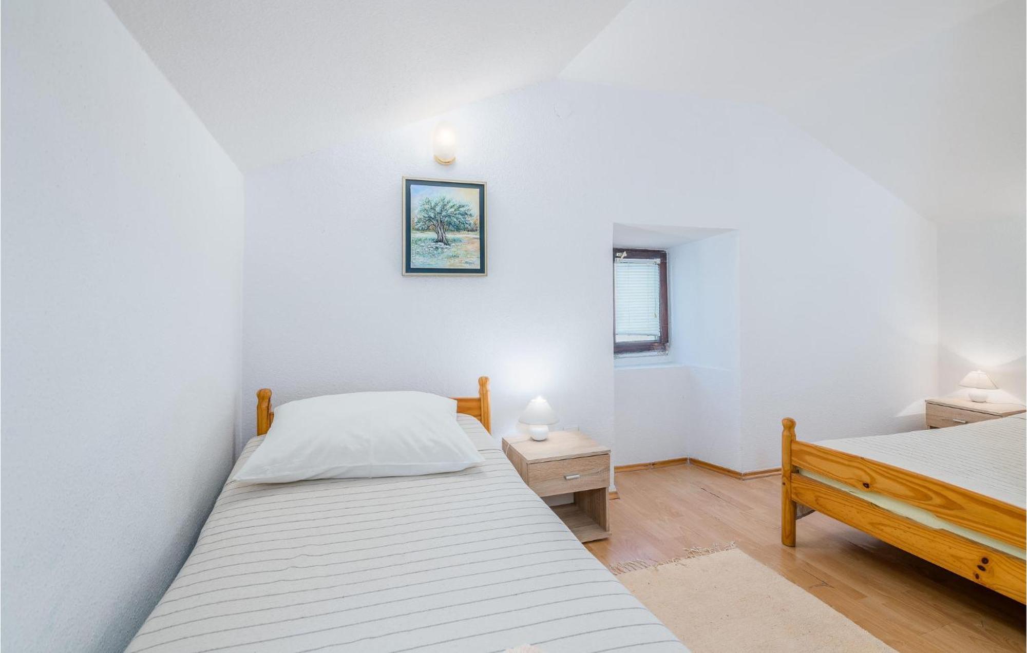 Amazing Home In Malinska Dubasnica With Wifi Exterior photo